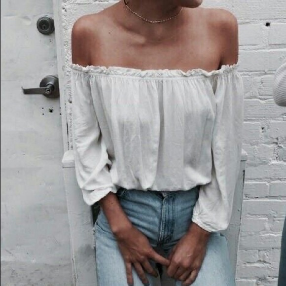 Brandy Melville Tops - Brandy Melville Maura Top